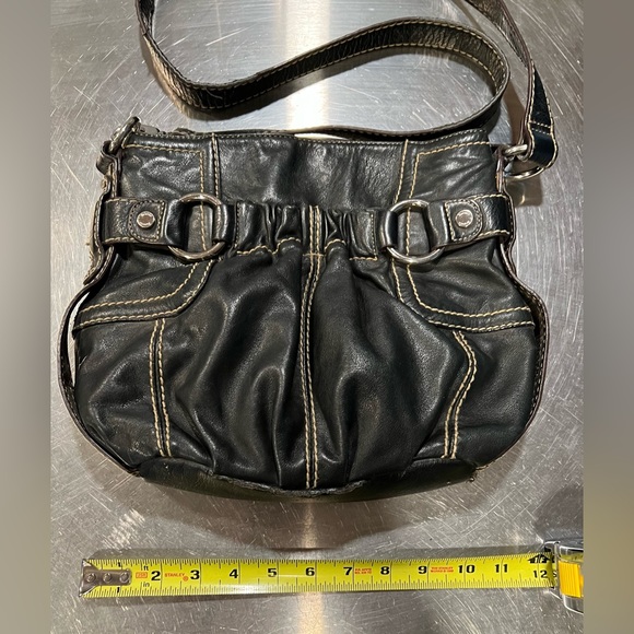 Tignanello Leather crossbody Bag Satchel Black, multiple pockets. - Picture 12 of 14